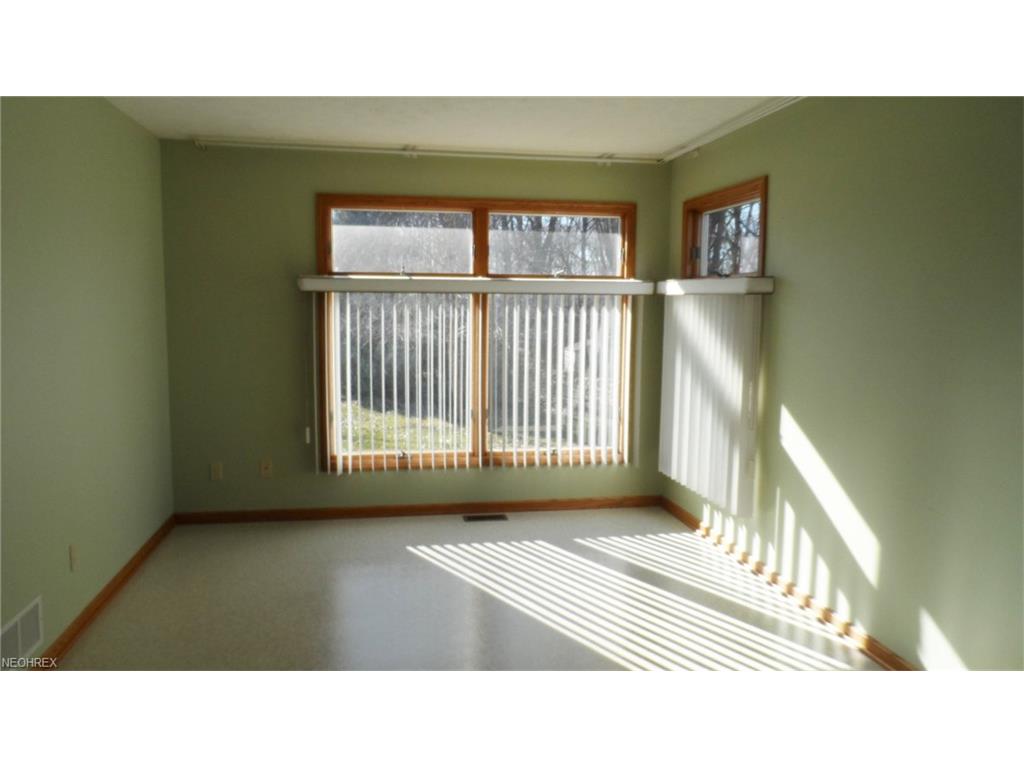 423 Vinewood Ave, Tallmadge, OH 44278