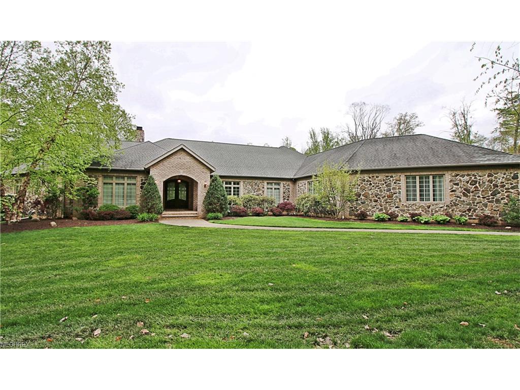3049 Rainbow Ln, Richfield, OH 44286