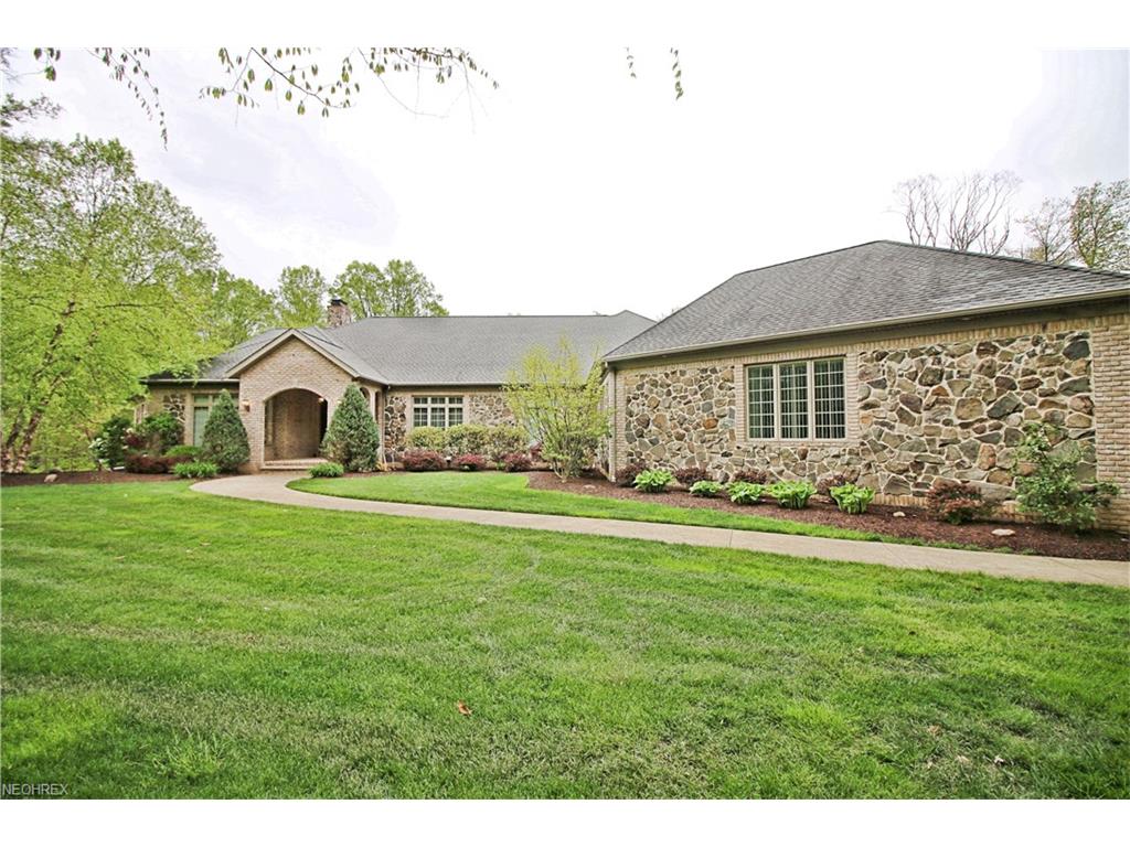 3049 Rainbow Ln, Richfield, OH 44286