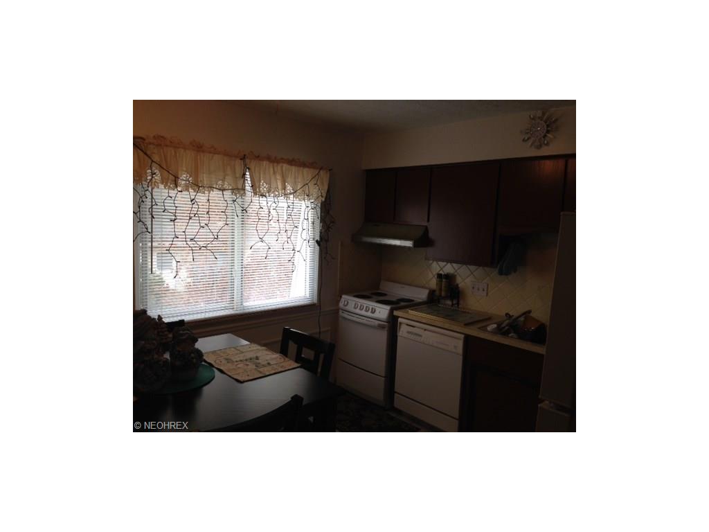 3047 3051 Derling Rd, Akron, OH 44319