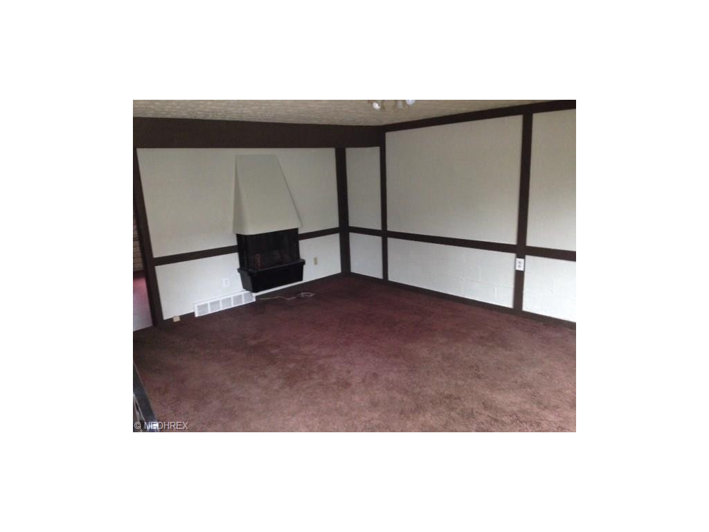 3047 3051 Derling Rd, Akron, OH 44319