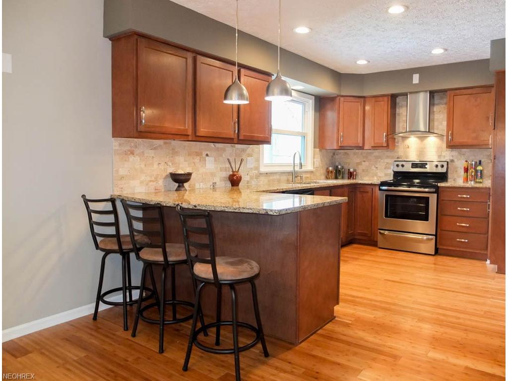 5060 Coleman Dr, New Franklin, OH 44319