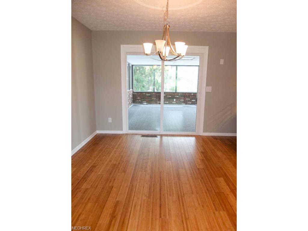 5060 Coleman Dr, New Franklin, OH 44319