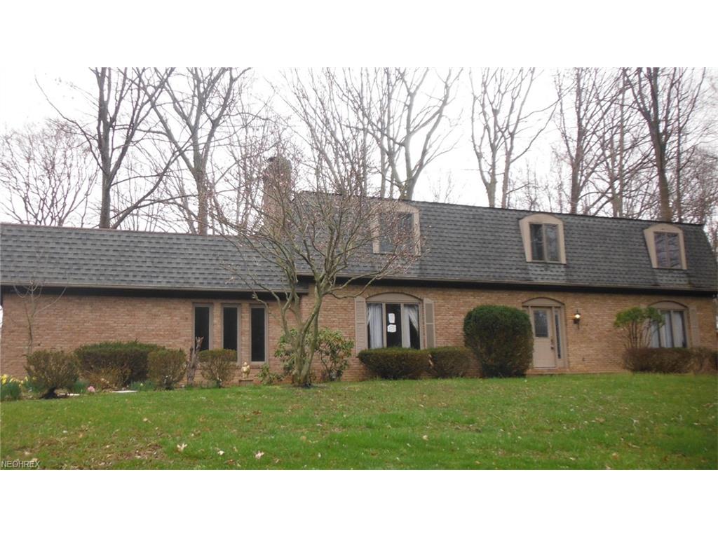 1415 Sugar Knoll Dr, Akron, OH 44333