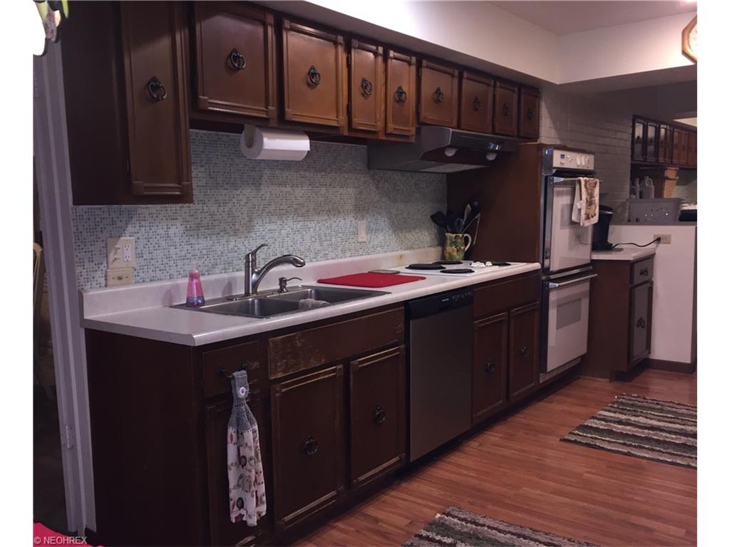 3615 Yellow Creek Rd, Fairlawn, OH 44333