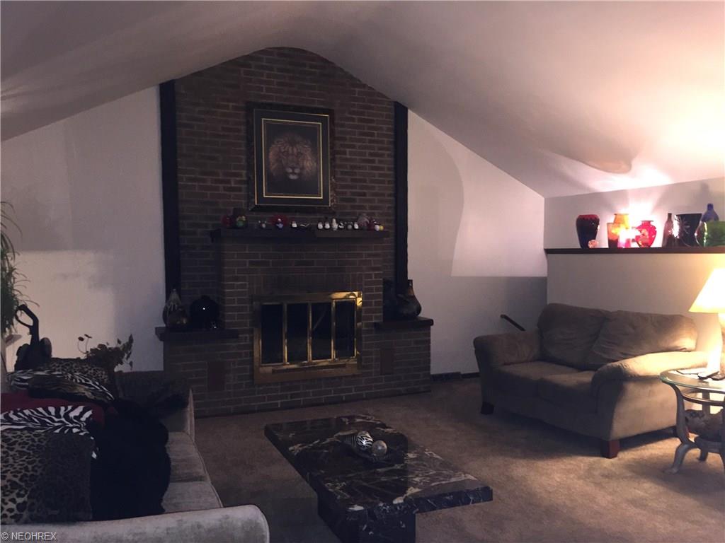 3615 Yellow Creek Rd, Fairlawn, OH 44333