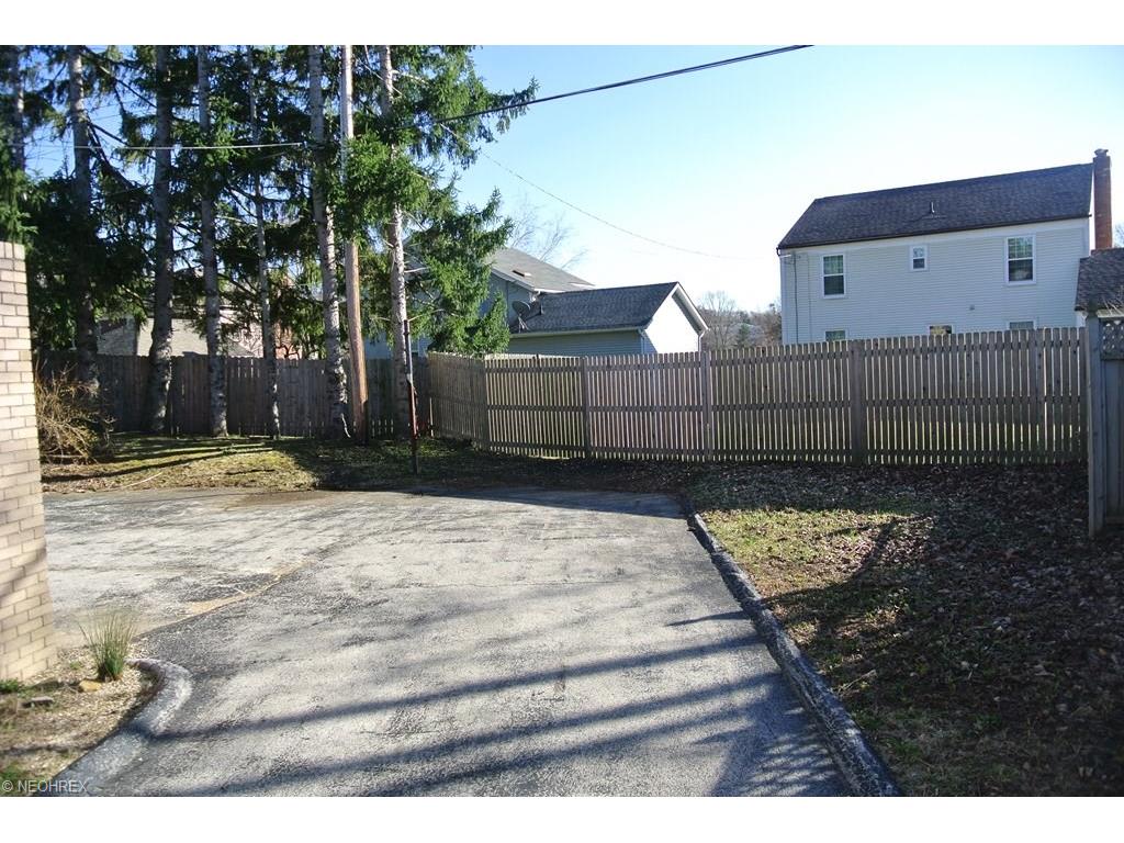 138 West Grayling Dr, Fairlawn, OH 44333