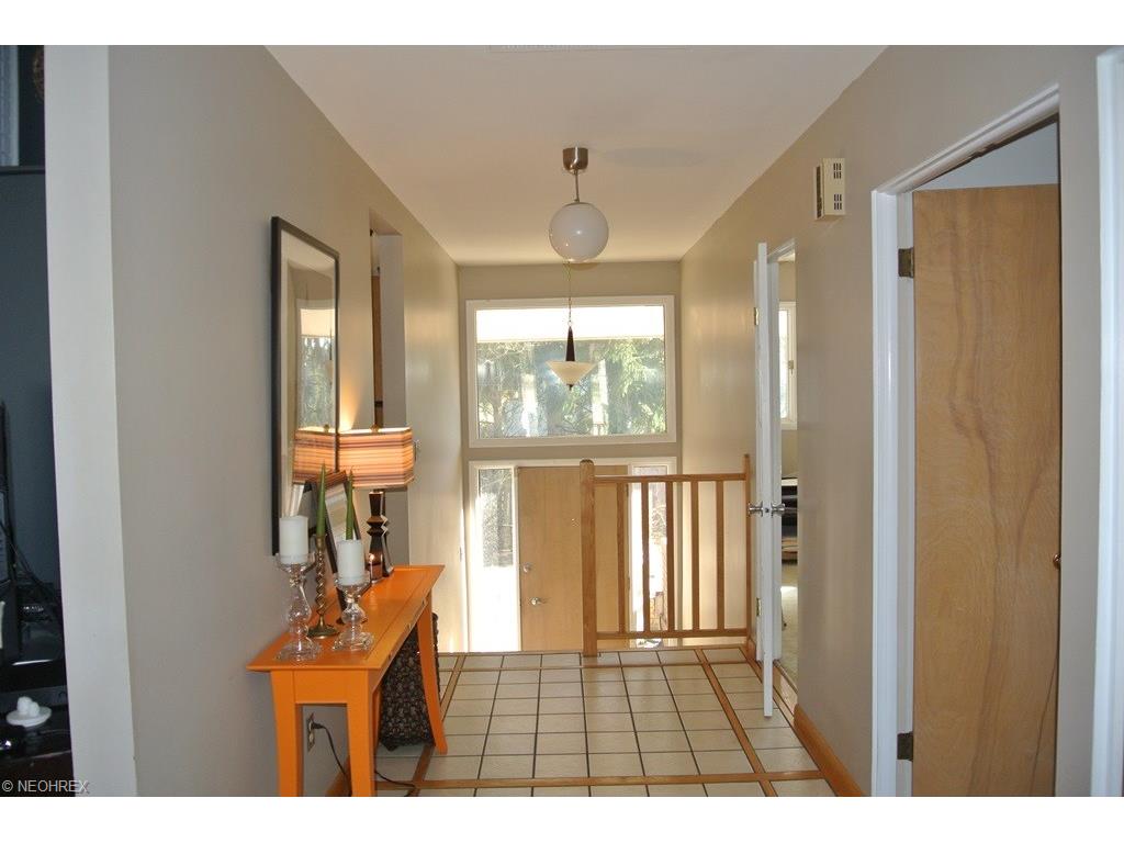 138 West Grayling Dr, Fairlawn, OH 44333