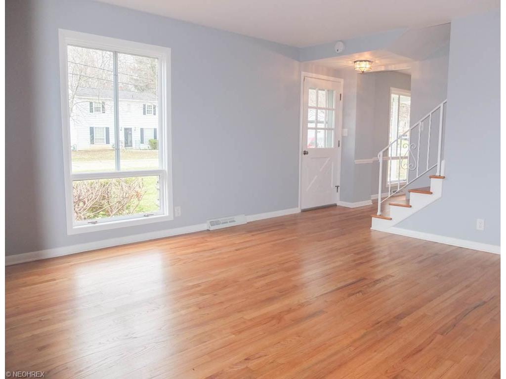 421 Holliston Rd, Fairlawn, OH 44333