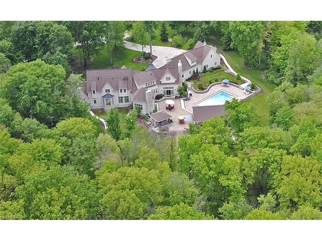 2879 Sourek Rd, Akron, OH 44333