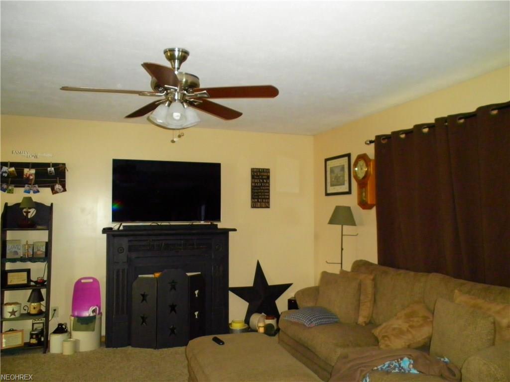 58 Pueblo Ln, Columbiana, OH 44408
