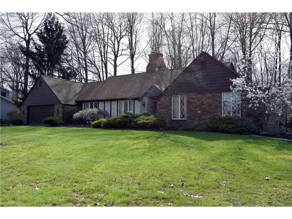 230 Cricket Ln, Cortland, OH 44410