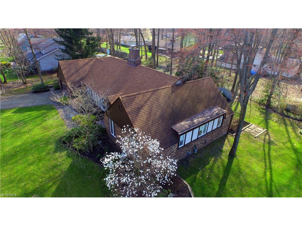 230 Cricket Ln, Cortland, OH 44410