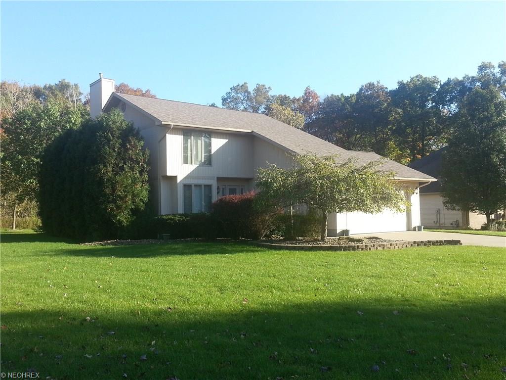 2181 Oakwood St, Girard, OH 44420