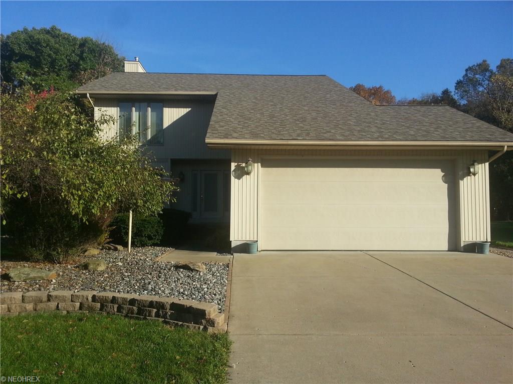 2181 Oakwood St, Girard, OH 44420