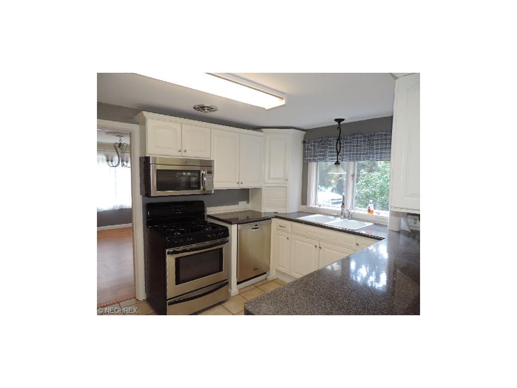 687 Highland Ave, Salem, OH 44460