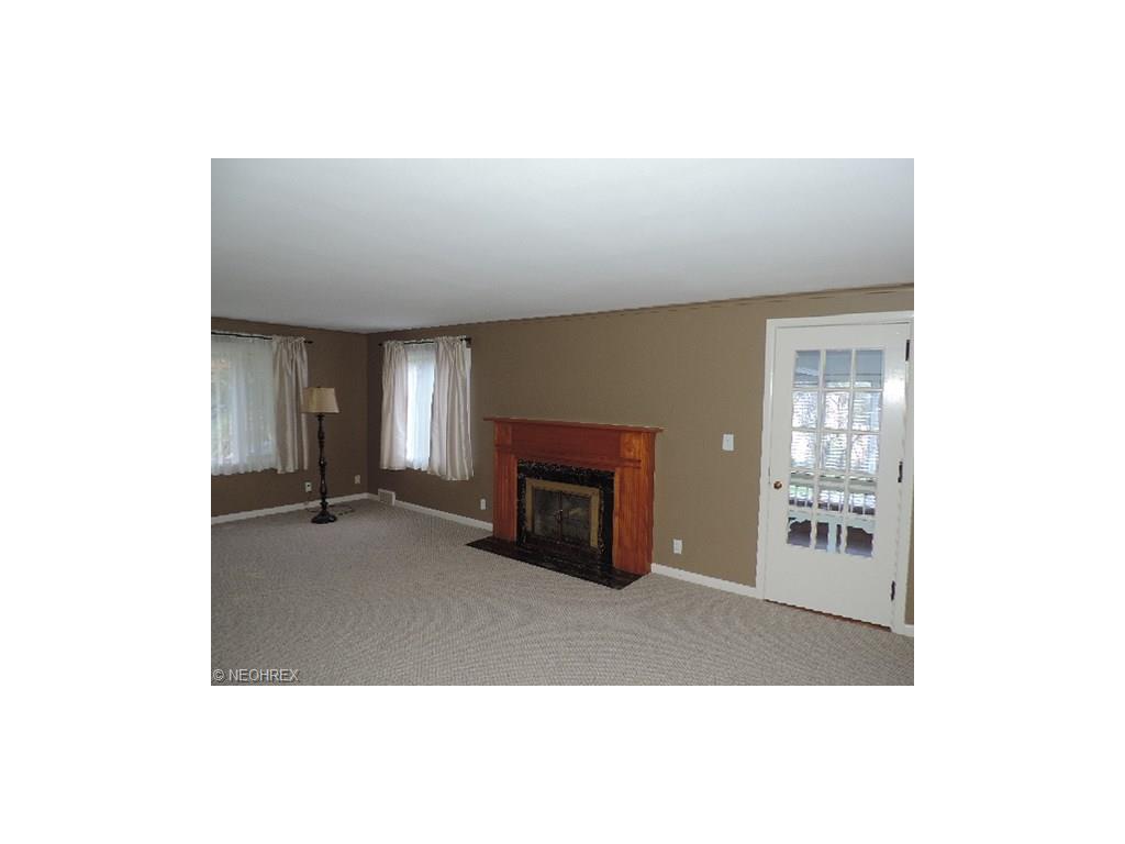 687 Highland Ave, Salem, OH 44460