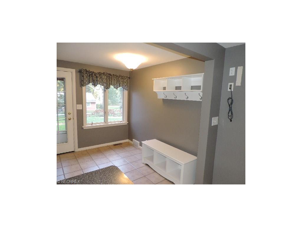 687 Highland Ave, Salem, OH 44460