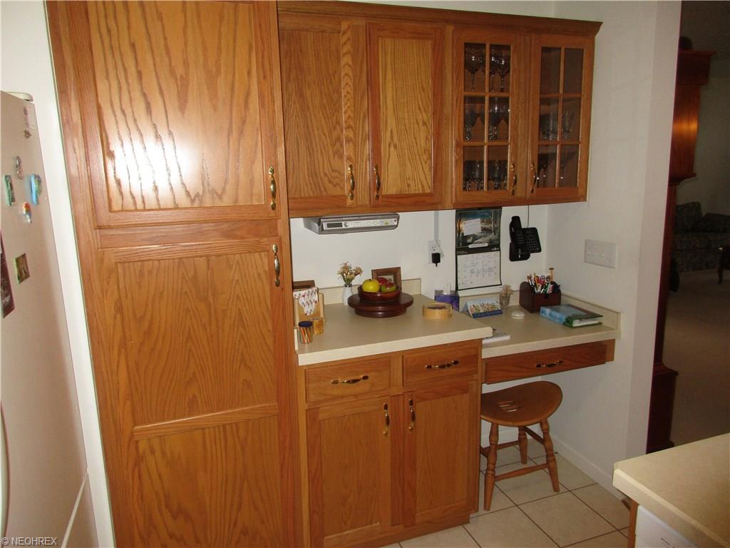 5645 Clingan Rd, Struthers, OH 44471