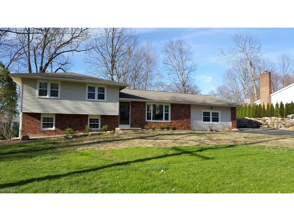 8497 Deer Creek Ln Northeast, Warren, OH 44484