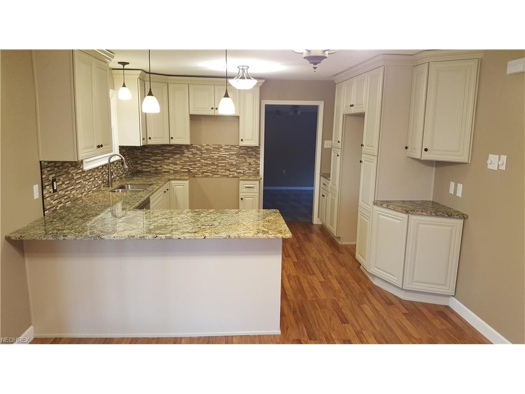 8497 Deer Creek Ln Northeast, Warren, OH 44484
