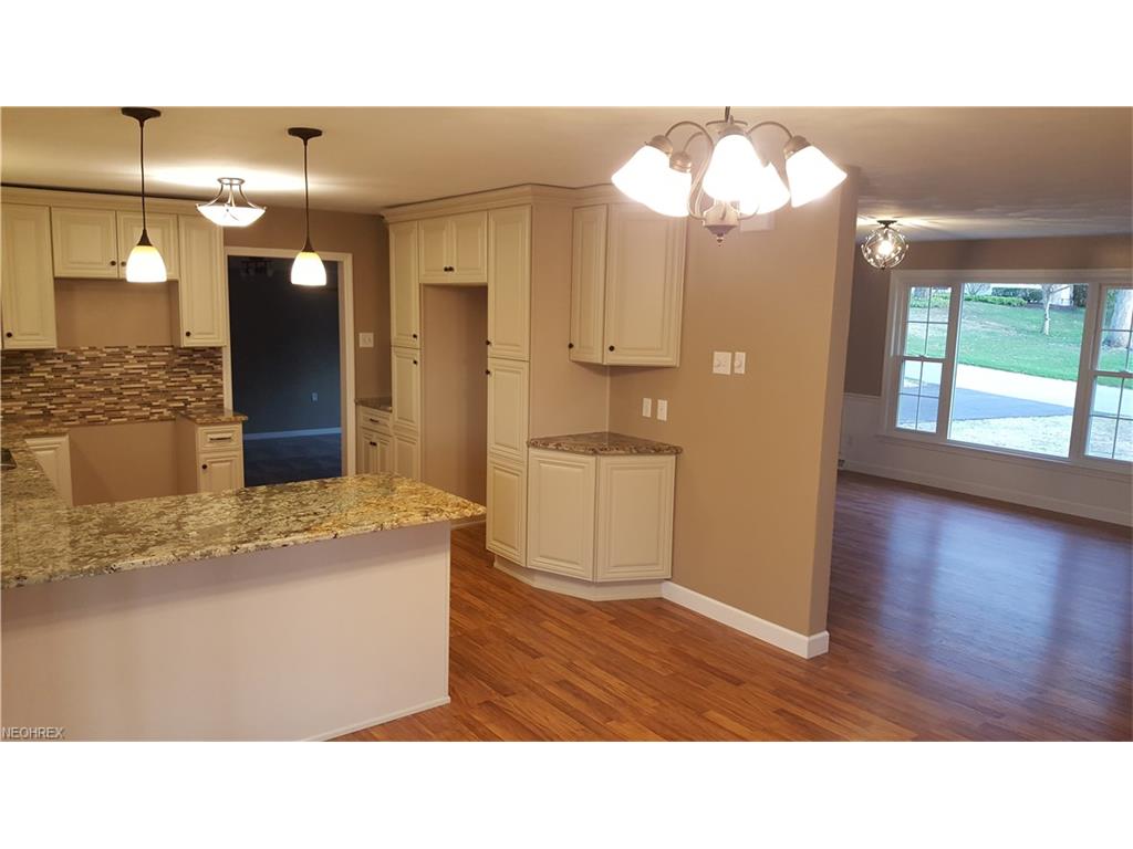 8497 Deer Creek Ln Northeast, Warren, OH 44484