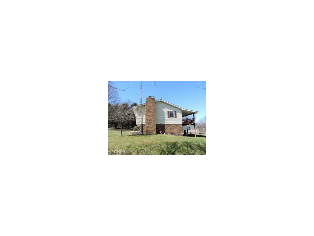4802 Holmeswood Dr, Winona, OH 44493