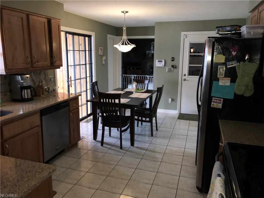 8386 Morningside Dr, Poland, OH 44514