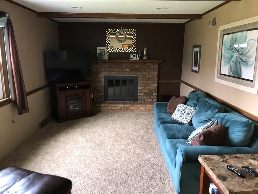 8386 Morningside Dr, Poland, OH 44514