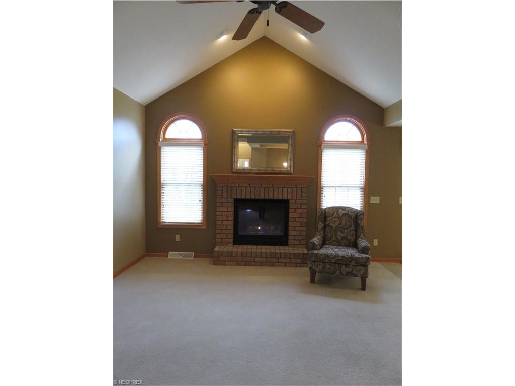7007 Clingan Rd, Poland, OH 44514
