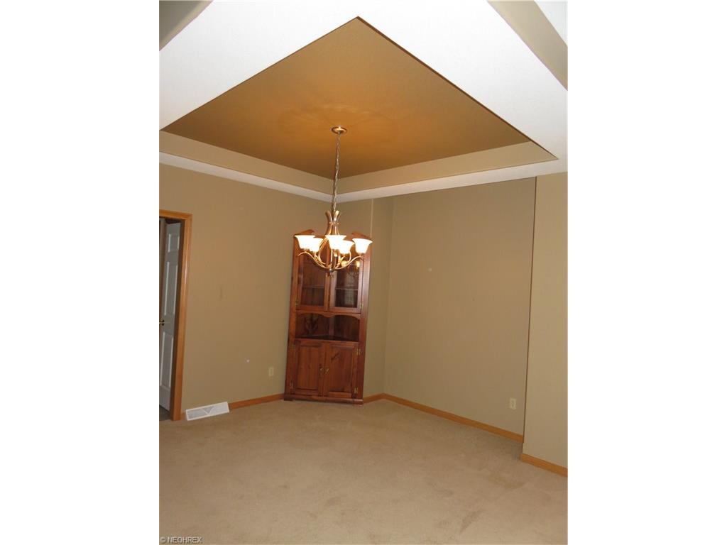 7007 Clingan Rd, Poland, OH 44514