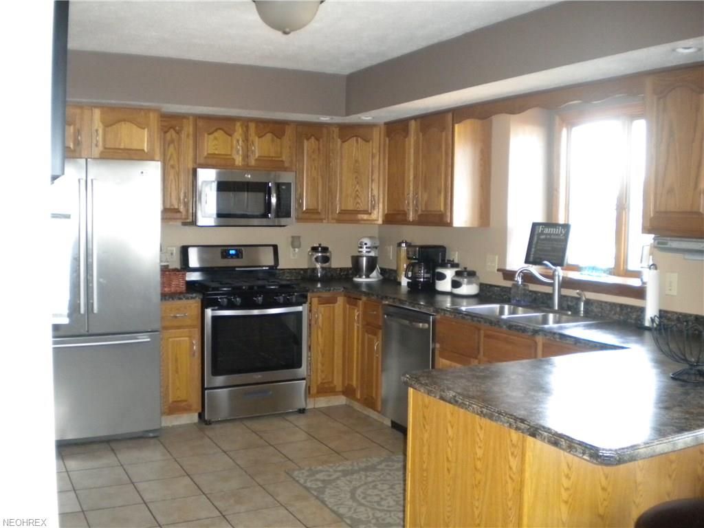2845 Spring Meadow Cir, Austintown, OH 44515