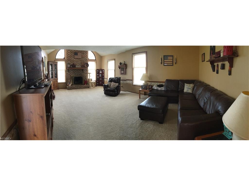 2030 Overcrest St, Alliance, OH 44601