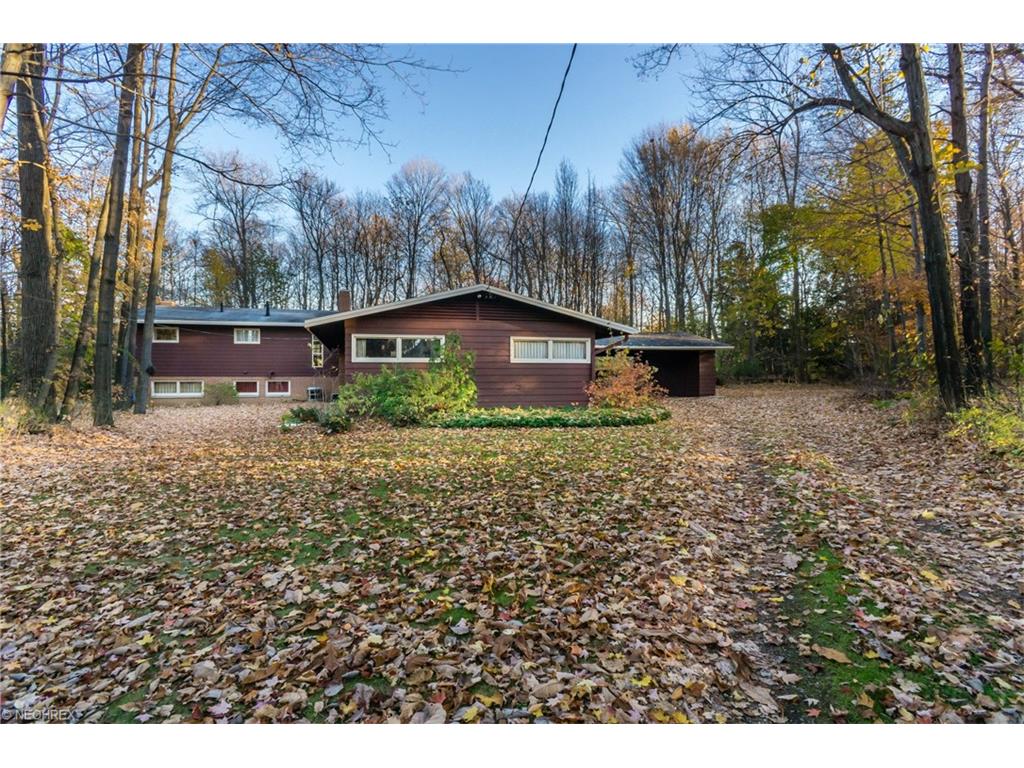 404 Overlook Dr, Alliance, OH 44601