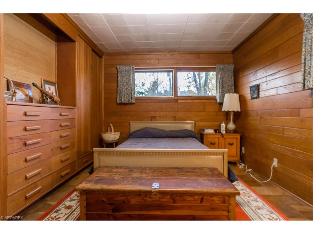404 Overlook Dr, Alliance, OH 44601