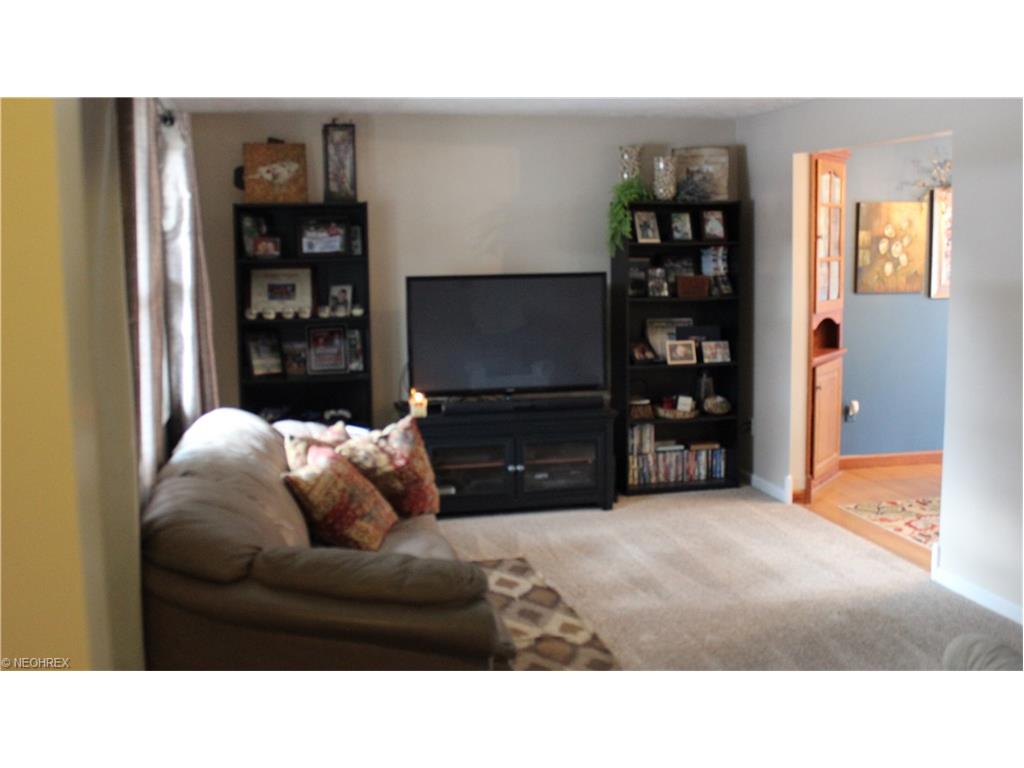 501 Oakdale Dr, Dover, OH 44622
