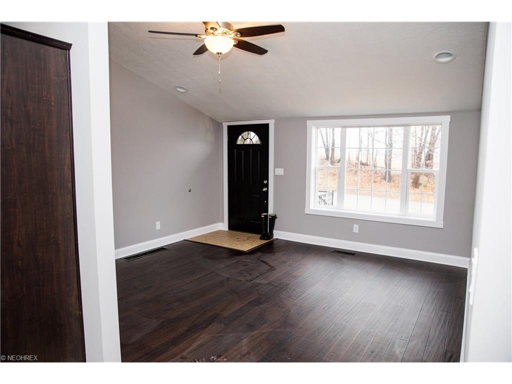 12117 Kinsley Dr Northeast, Hartville, OH 44632