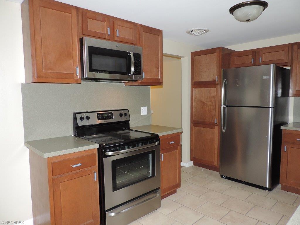5367 Hilltop Dr Northeast, Magnolia, OH 44643