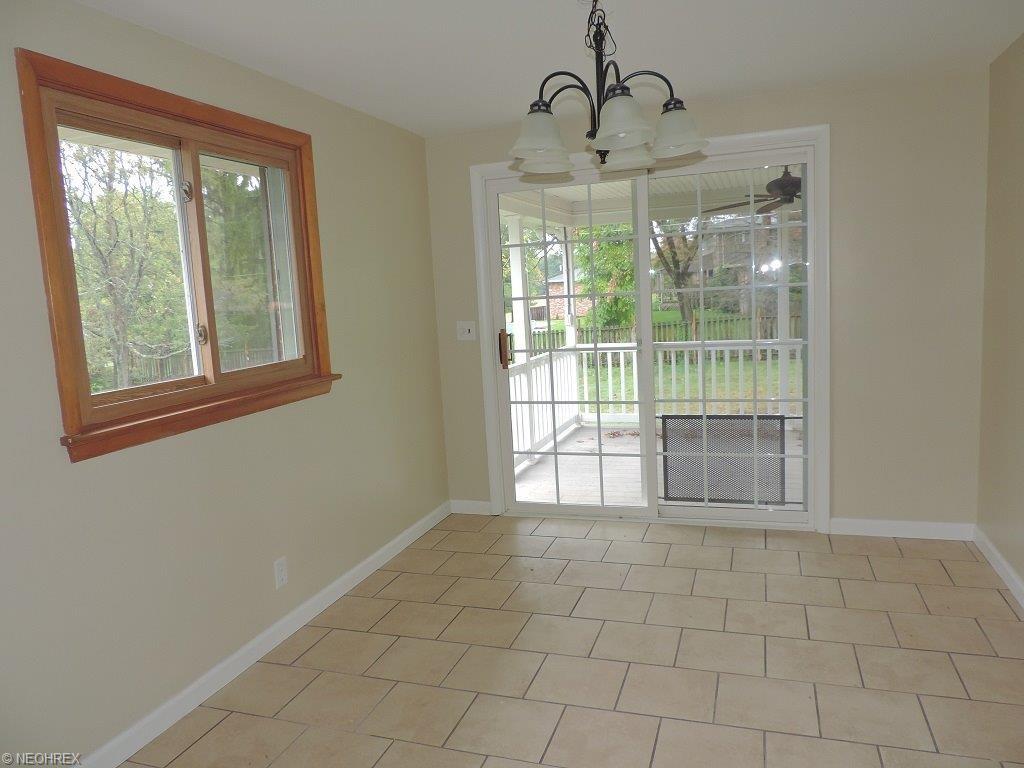 5367 Hilltop Dr Northeast, Magnolia, OH 44643