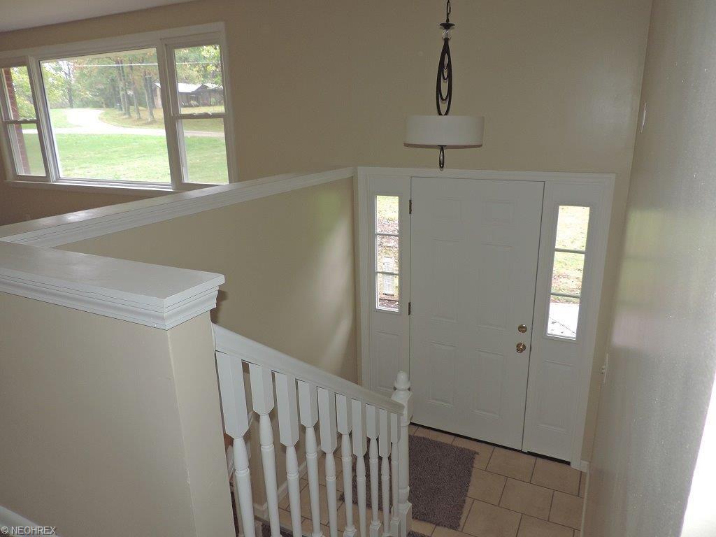 5367 Hilltop Dr Northeast, Magnolia, OH 44643