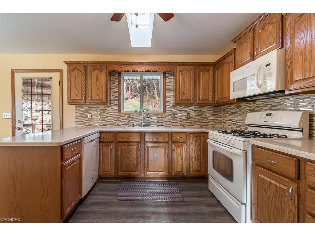 159 East Mohawk Dr, Malvern, OH 44644
