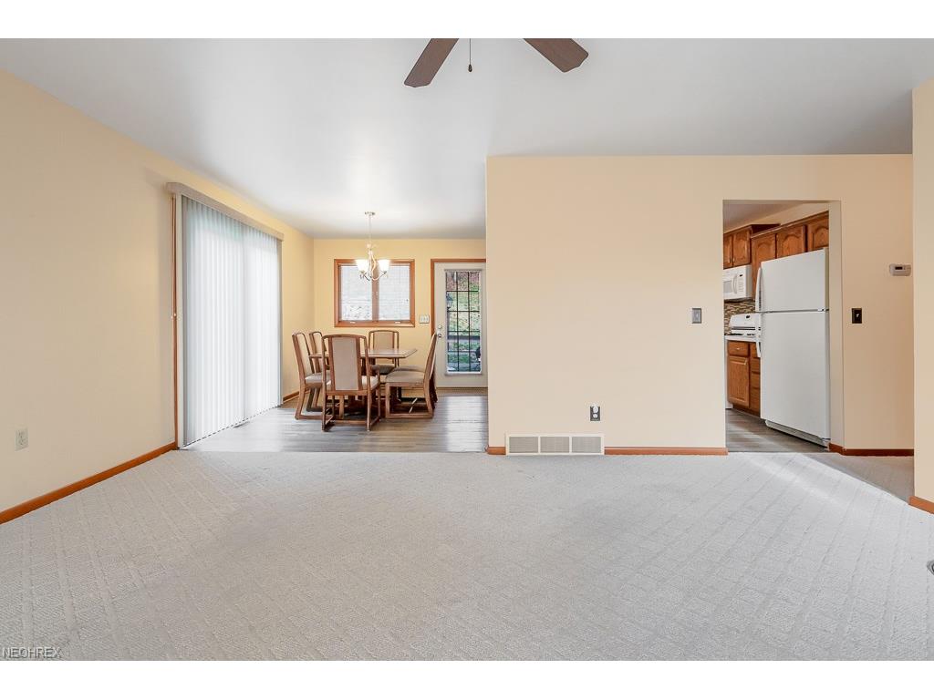 159 East Mohawk Dr, Malvern, OH 44644