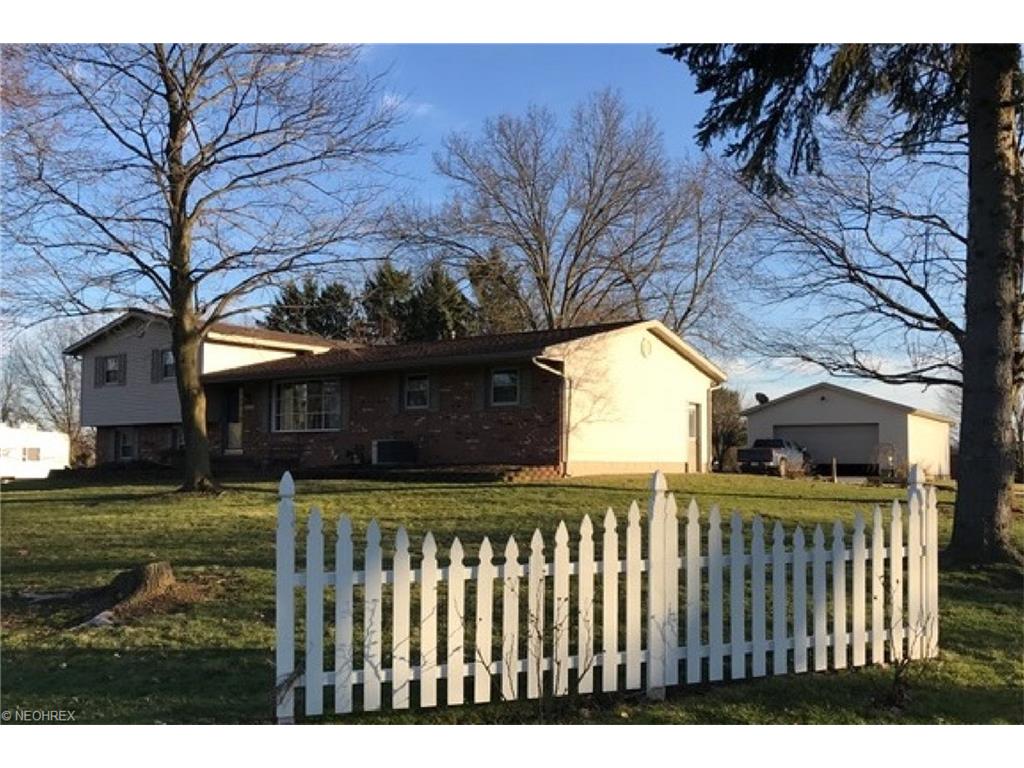 5730 Darletta St, Navarre, OH 44662