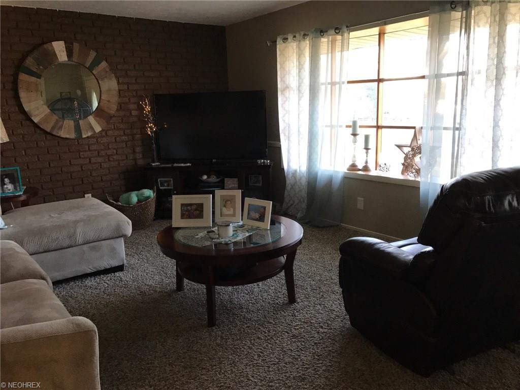 5730 Darletta St, Navarre, OH 44662