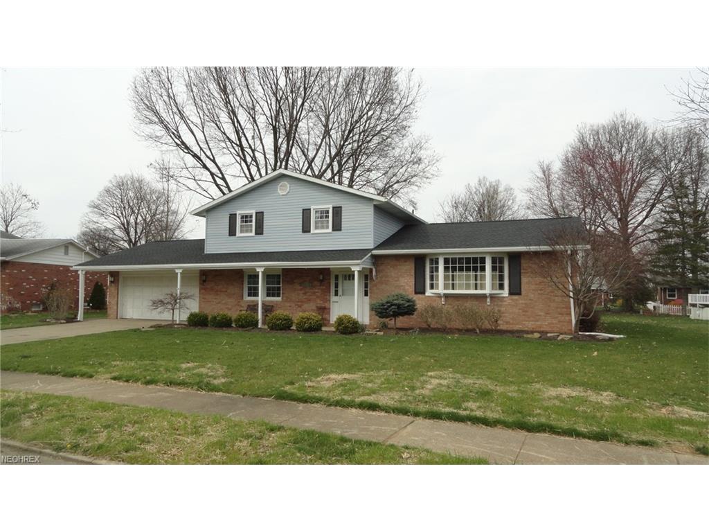 1242 Independence Cir Southeast, New Philadelphia, OH 44663