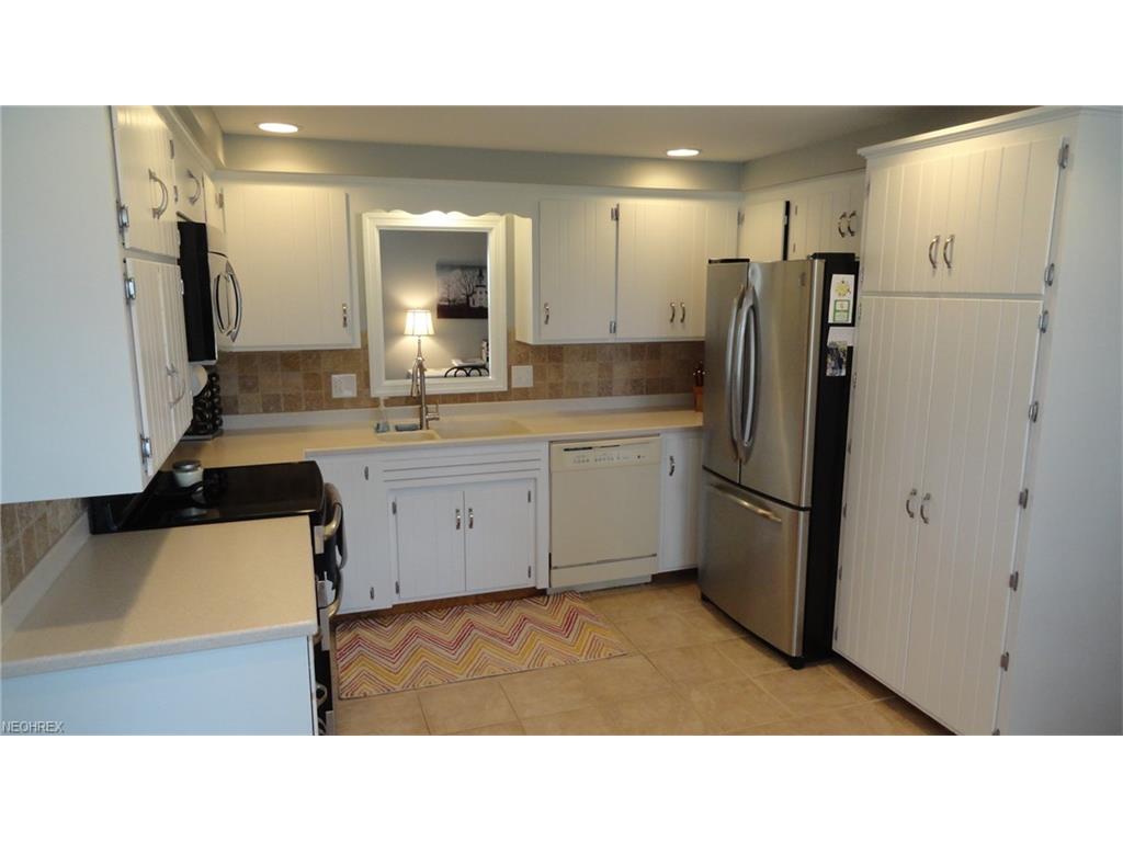 1242 Independence Cir Southeast, New Philadelphia, OH 44663
