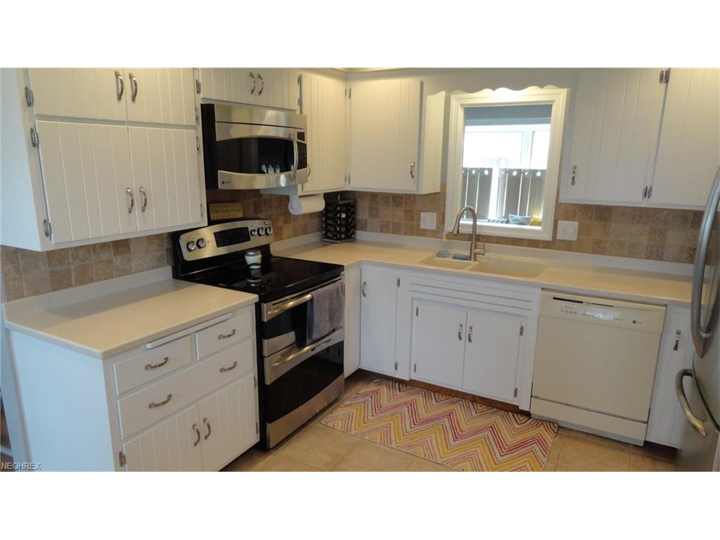 1242 Independence Cir Southeast, New Philadelphia, OH 44663
