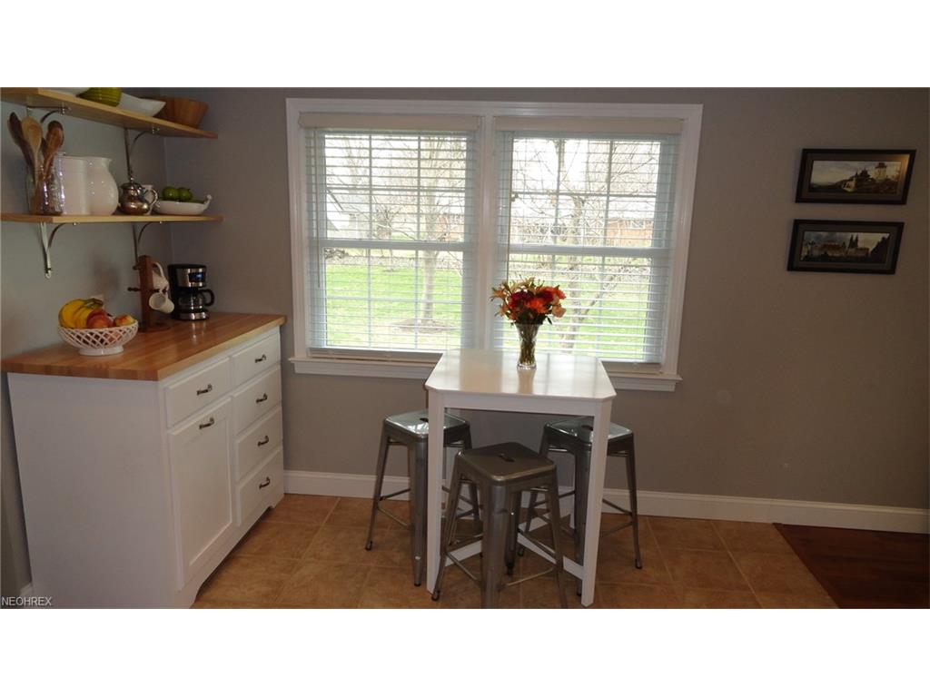 1242 Independence Cir Southeast, New Philadelphia, OH 44663