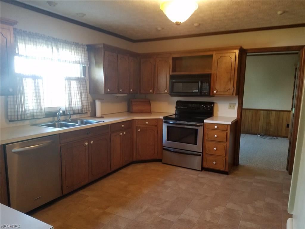 228 Parkview Cir, Smithville, OH 44677
