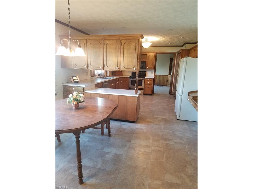 228 Parkview Cir, Smithville, OH 44677